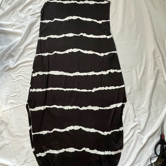 Black and White Striped Dress - Picture 6 of 10
